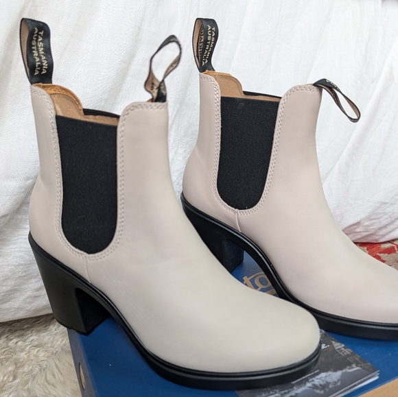 New In Box Blundstone Heel Boots 2364 - US 8.5 - Picture 4 of 8